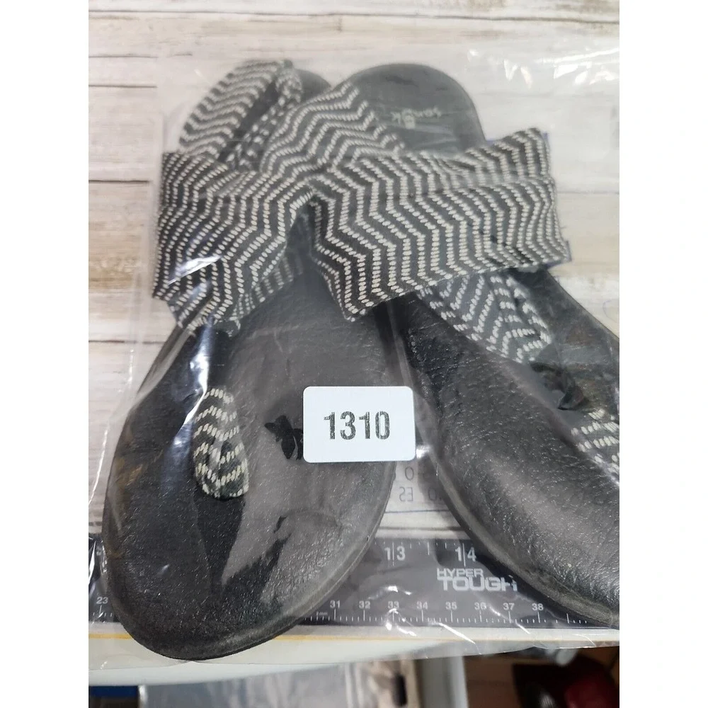 Sanuk‎ Yoga Sling 2 Sandals Womens 8 Black White Chevron Print Yoga Mat Comfort